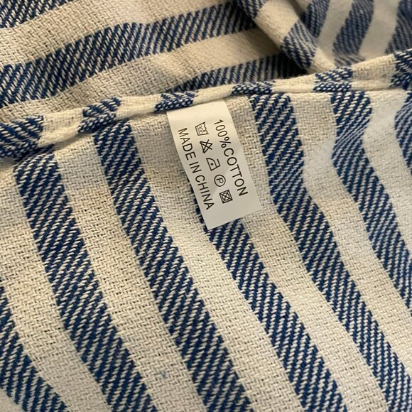 Blue & White Wrap/Scarf -100% Cotton - Picture 7 of 7